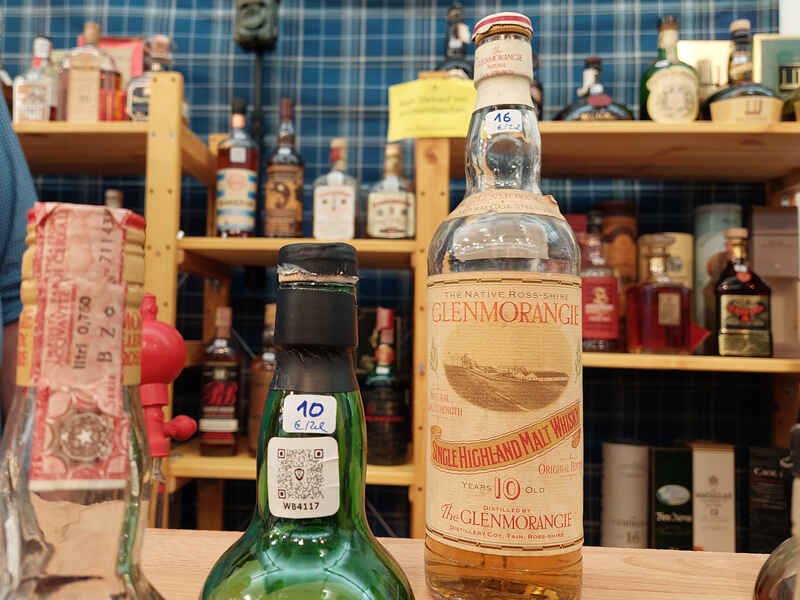 Whiskyflaschen von Peter Pretiosen